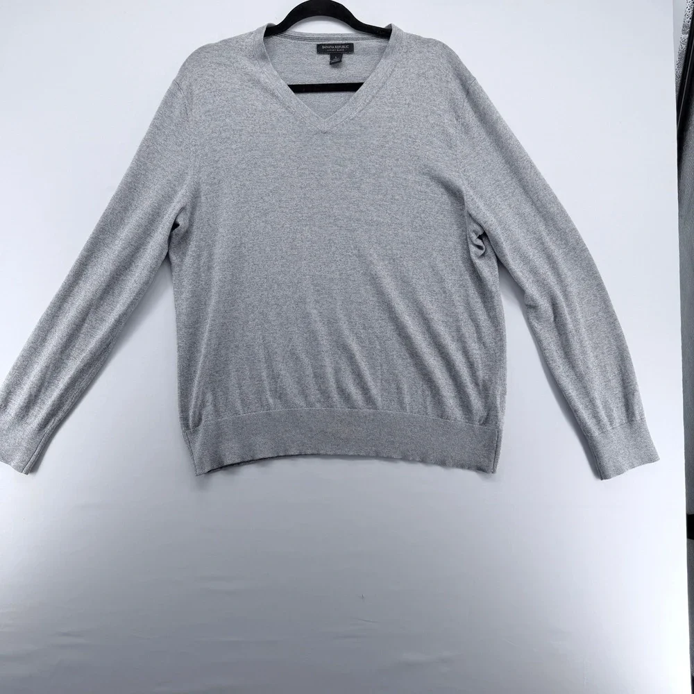 Banana Republic Mens Silk Cotton Cashmere V-Neck Sweater‎ Heather Grey Large